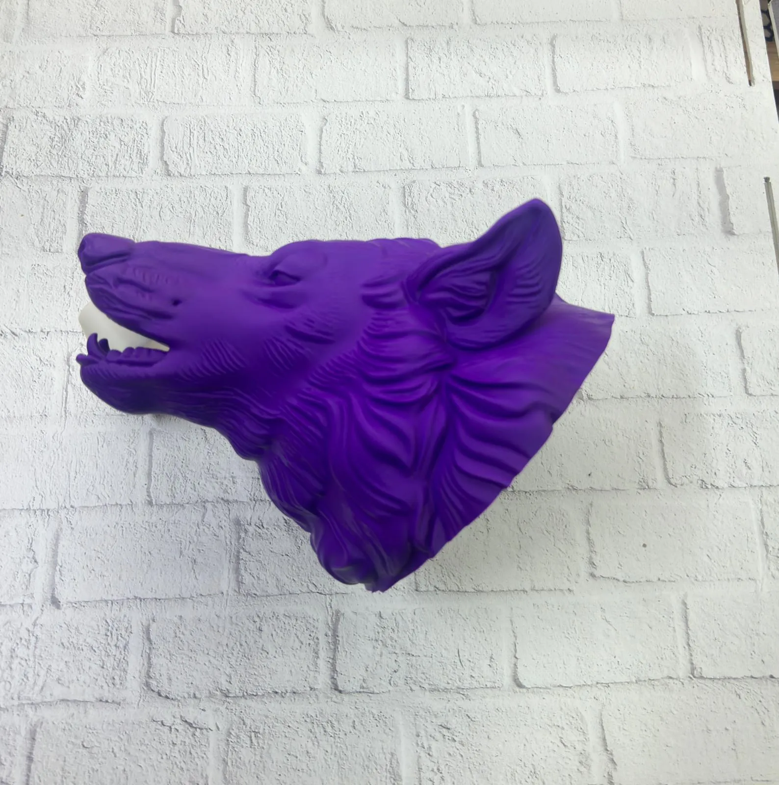 Mor Renk 3D Kurt Başı Duvar Dekoru Asılabilir Maskot Heykel 25x19 cm