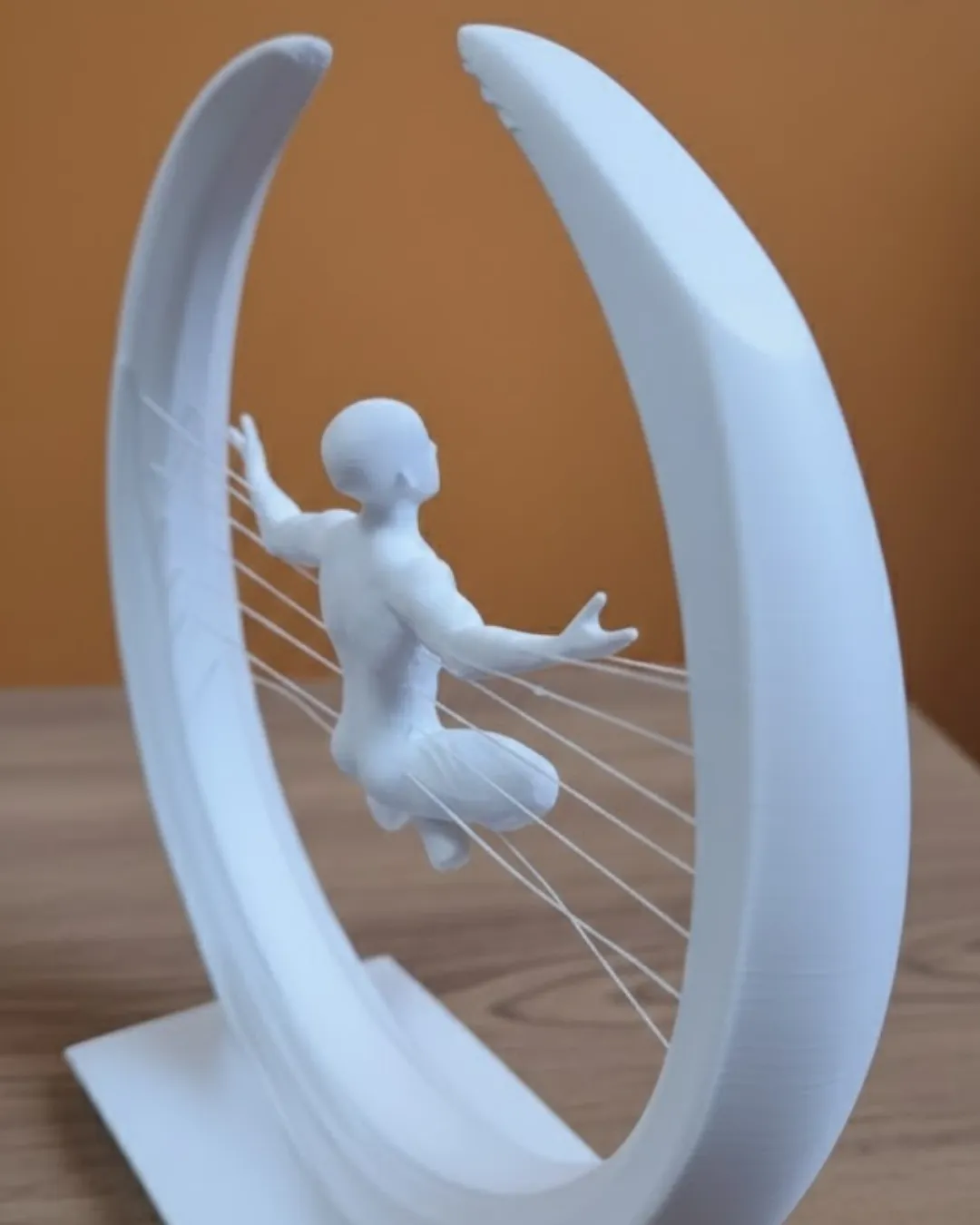 3D Zen Heykeli Ay Formlu Meditasyon Yapan İnsan Figürü Dekor