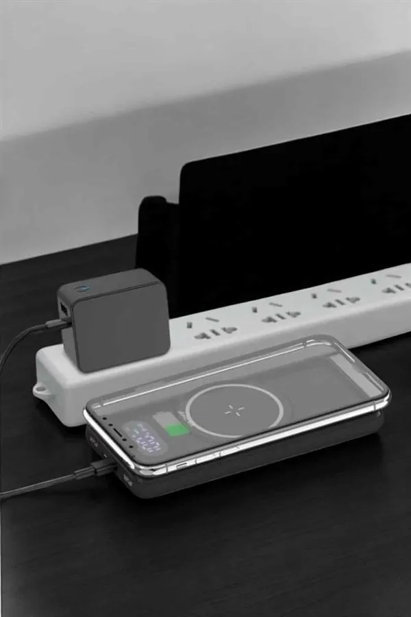 Powerbank Taşınabilir 10.000 Mah Hızlı Şarj Dijital Göstergeli