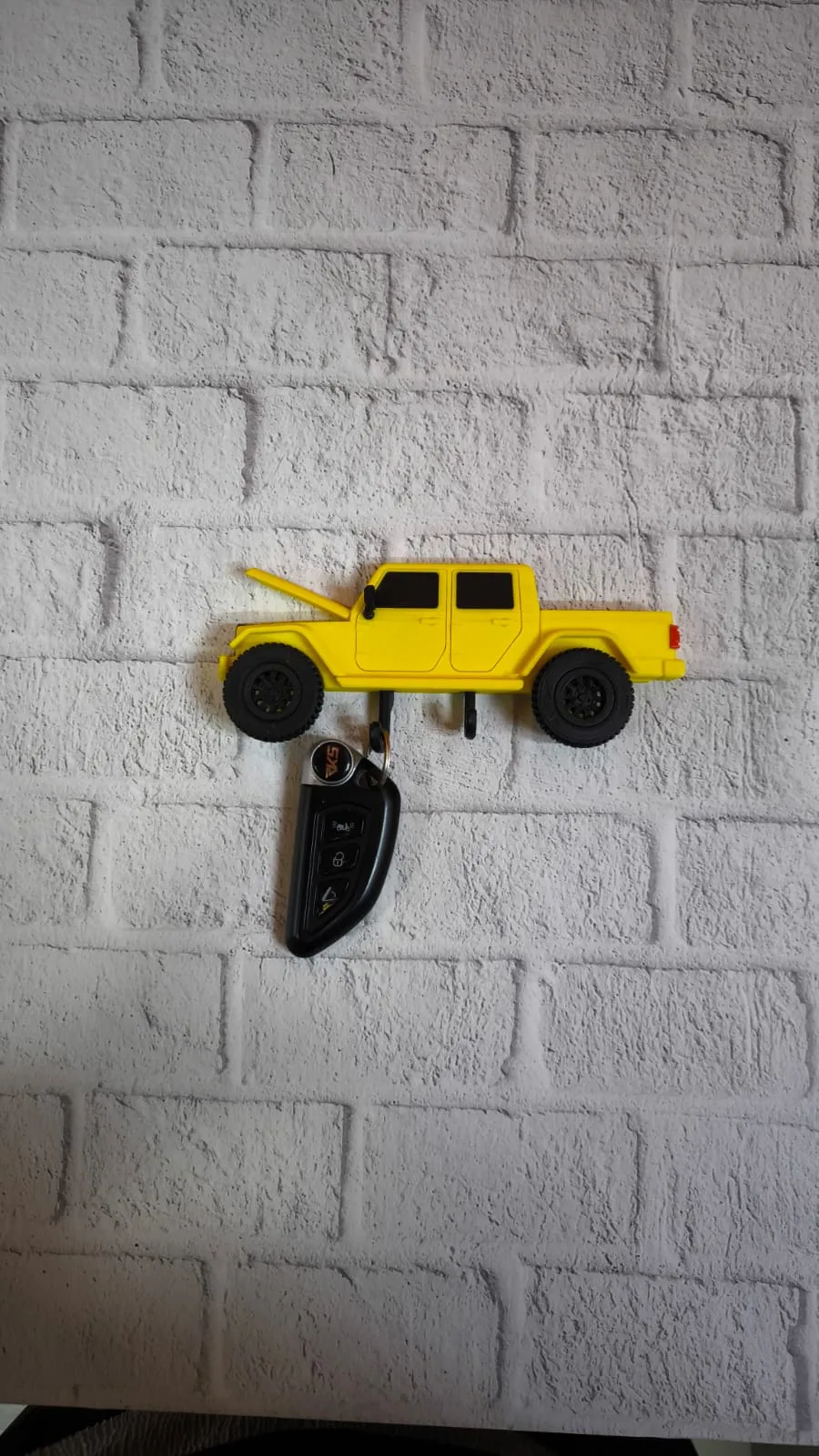 Duvara Monte Araba Anahtarlık Dekoratif ve Kullanışlı