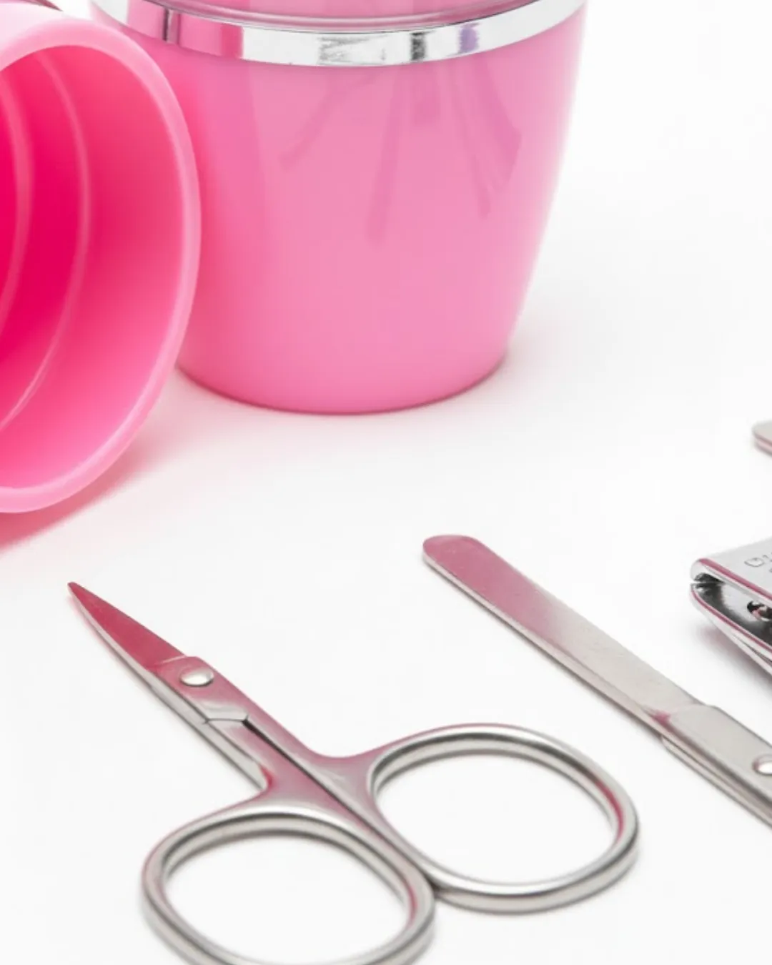 Tırnak Bakım Manikür Pedikür Seti 4 Parça Pembe Minimal ve Dayanıklı