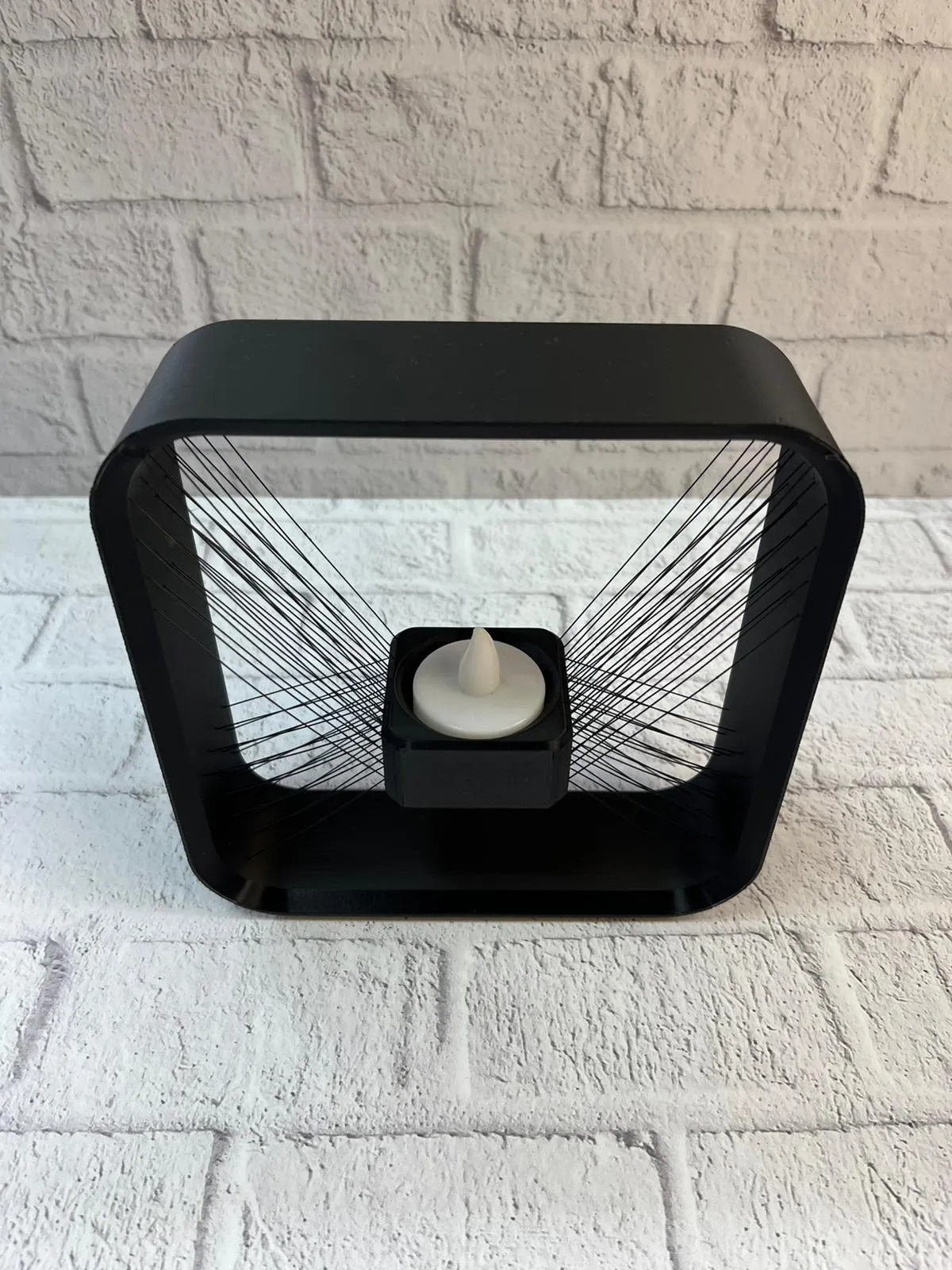 Askılı Kare Mumluk Duvar Dekoru Loş Salon ve Modern Mekanlar