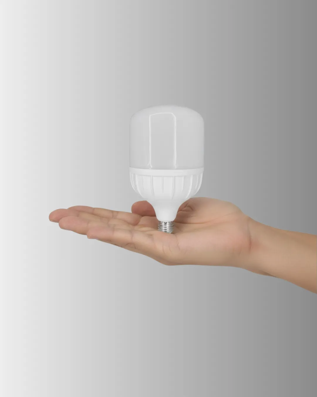 Uzun Ömürlü Şarjlı LED Ampul 30 Watt Güçlü Aydınlatma