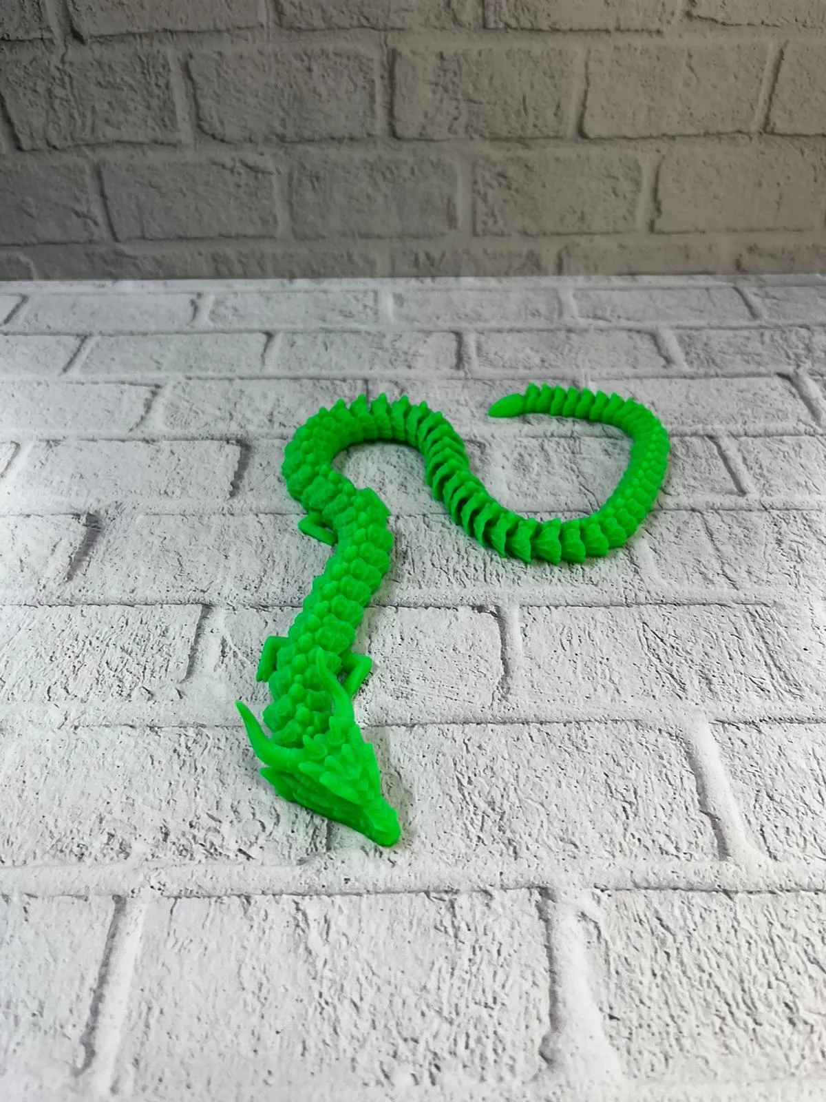 YEŞİL HAREKETLİ EJDERHA