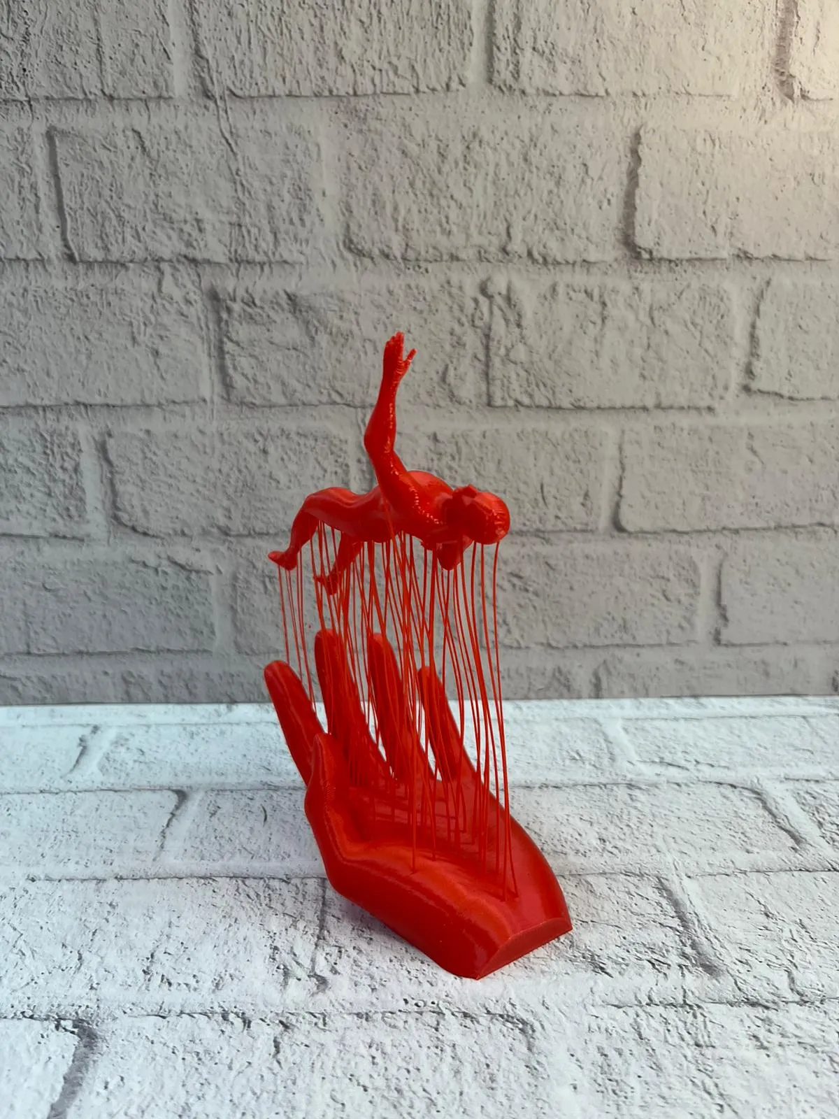 3D El İnsan Figürü Kırmızı Minimal Modern Ev ve Ofis Dekoru 12x18 cm