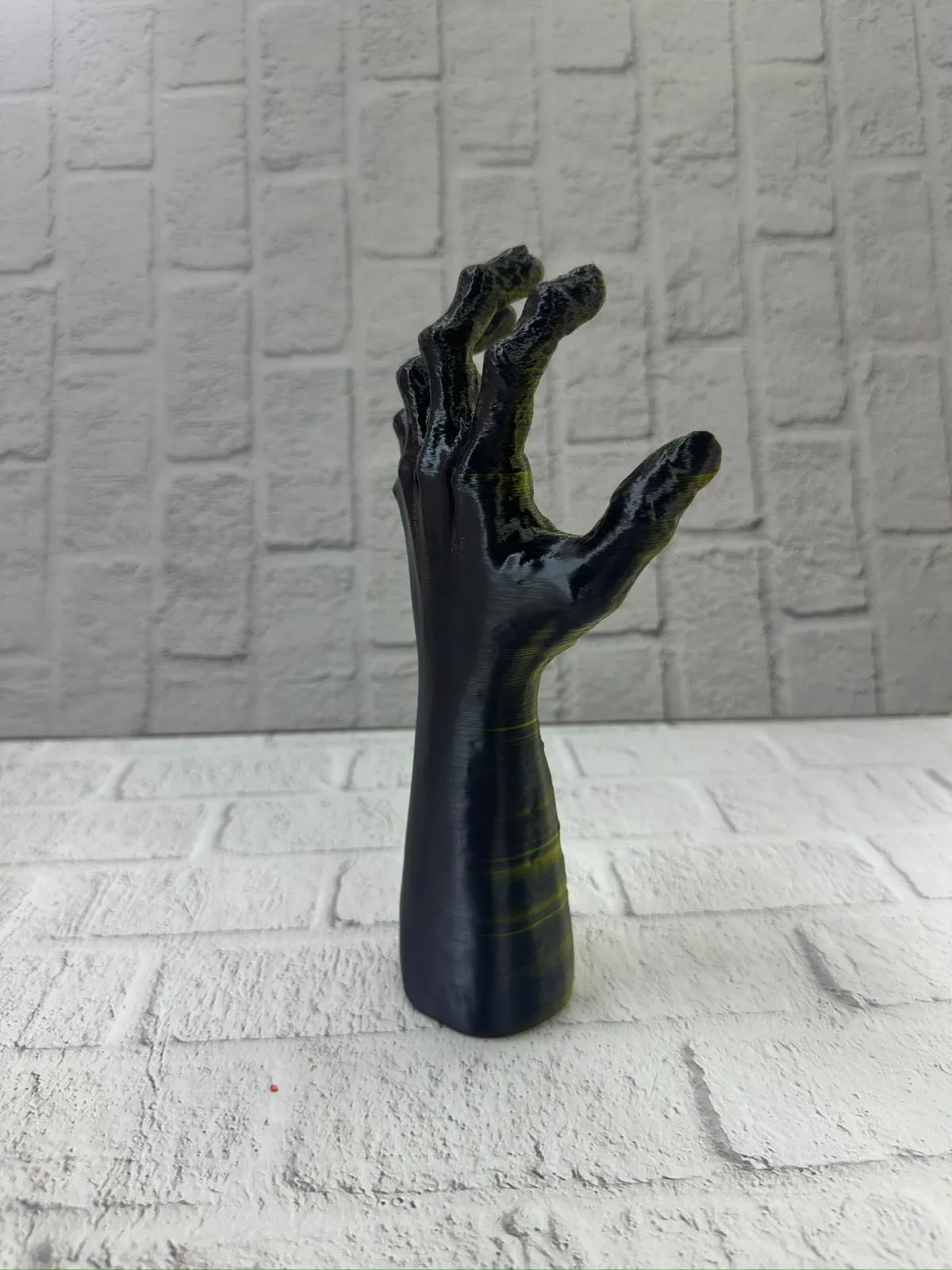 Dekoratif El Heykeli 22×7 cm Fantastik Koleksiyonluk Masaüstü Figür