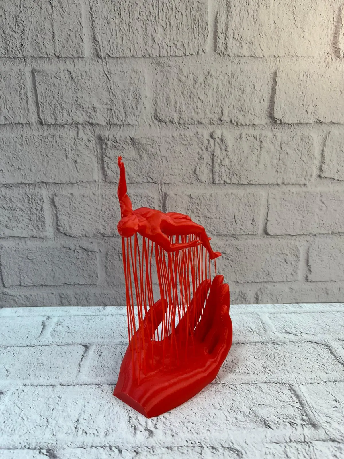 3D El İnsan Figürü Kırmızı Minimal Modern Ev ve Ofis Dekoru 12x18 cm