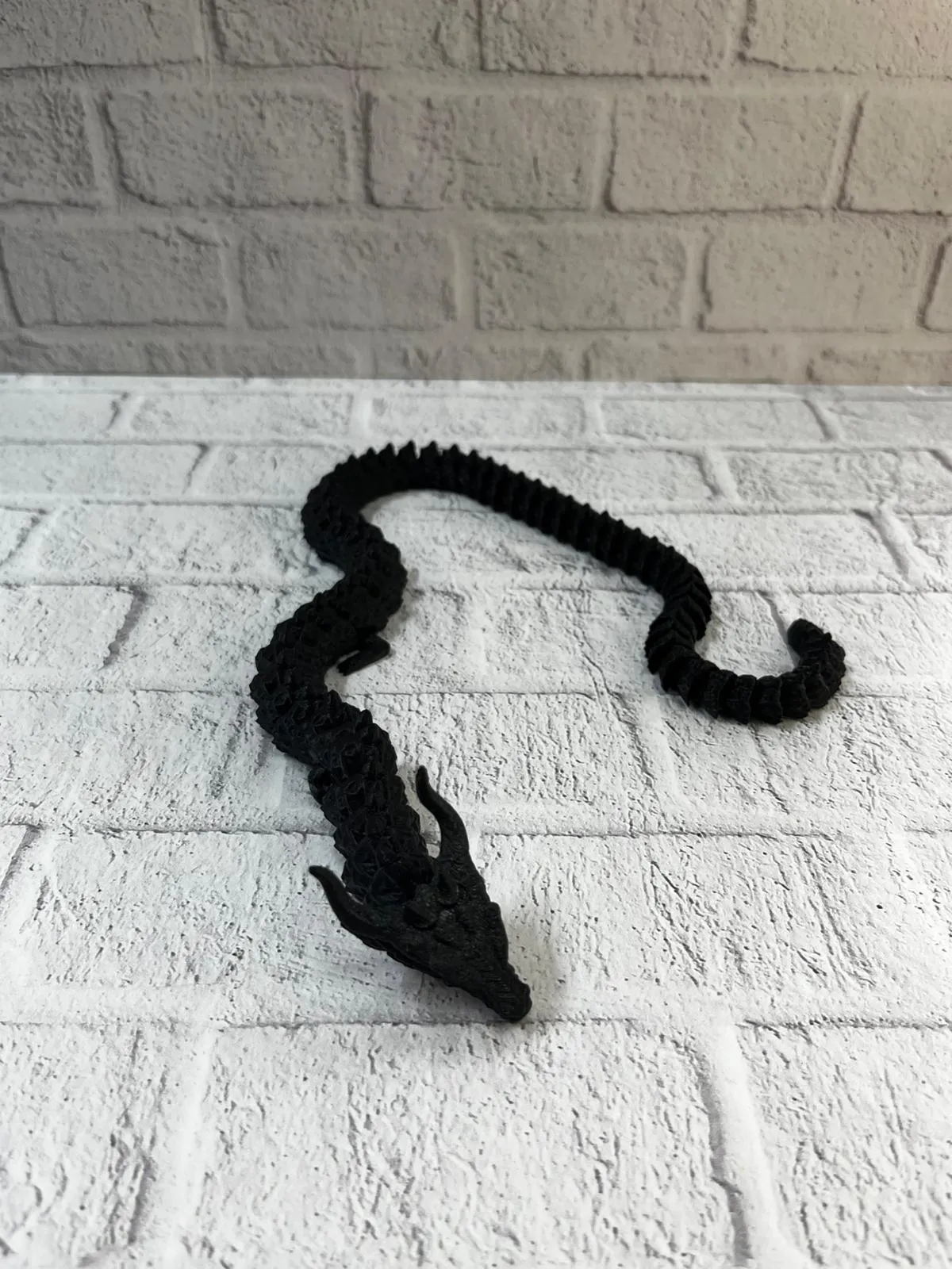 SİYAH HAREKETLİ EJDERHA