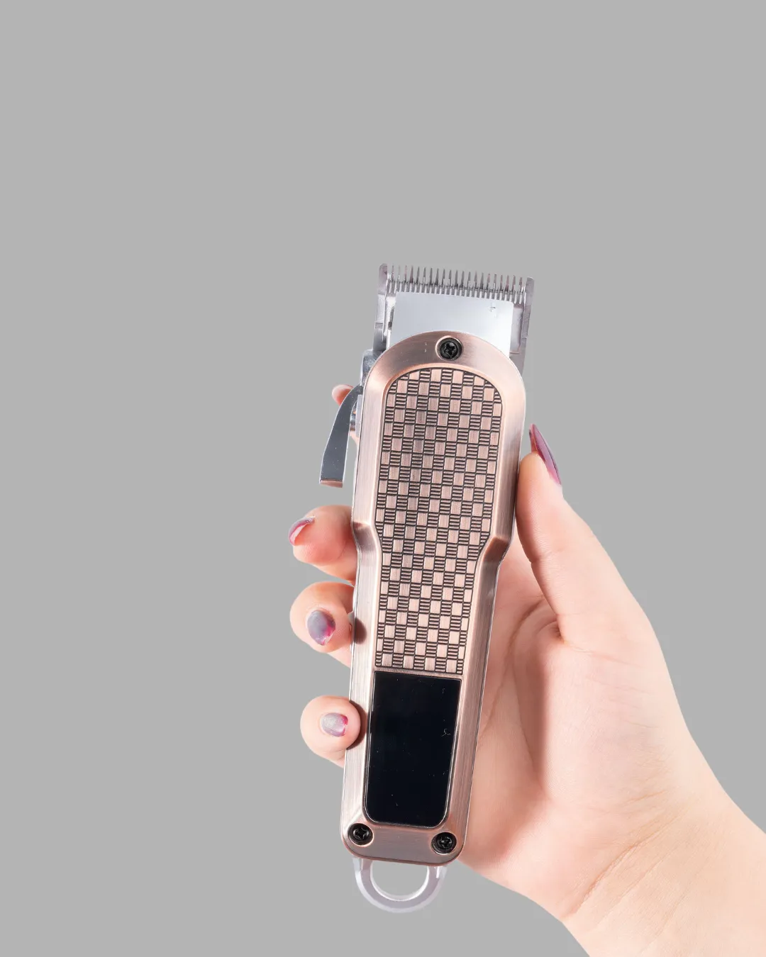 Profesyonel 7000RPM Saç Kesim Makinesi – Type-C Şarjlı, LCD Ekranlı, 4 Kademeli Ayar