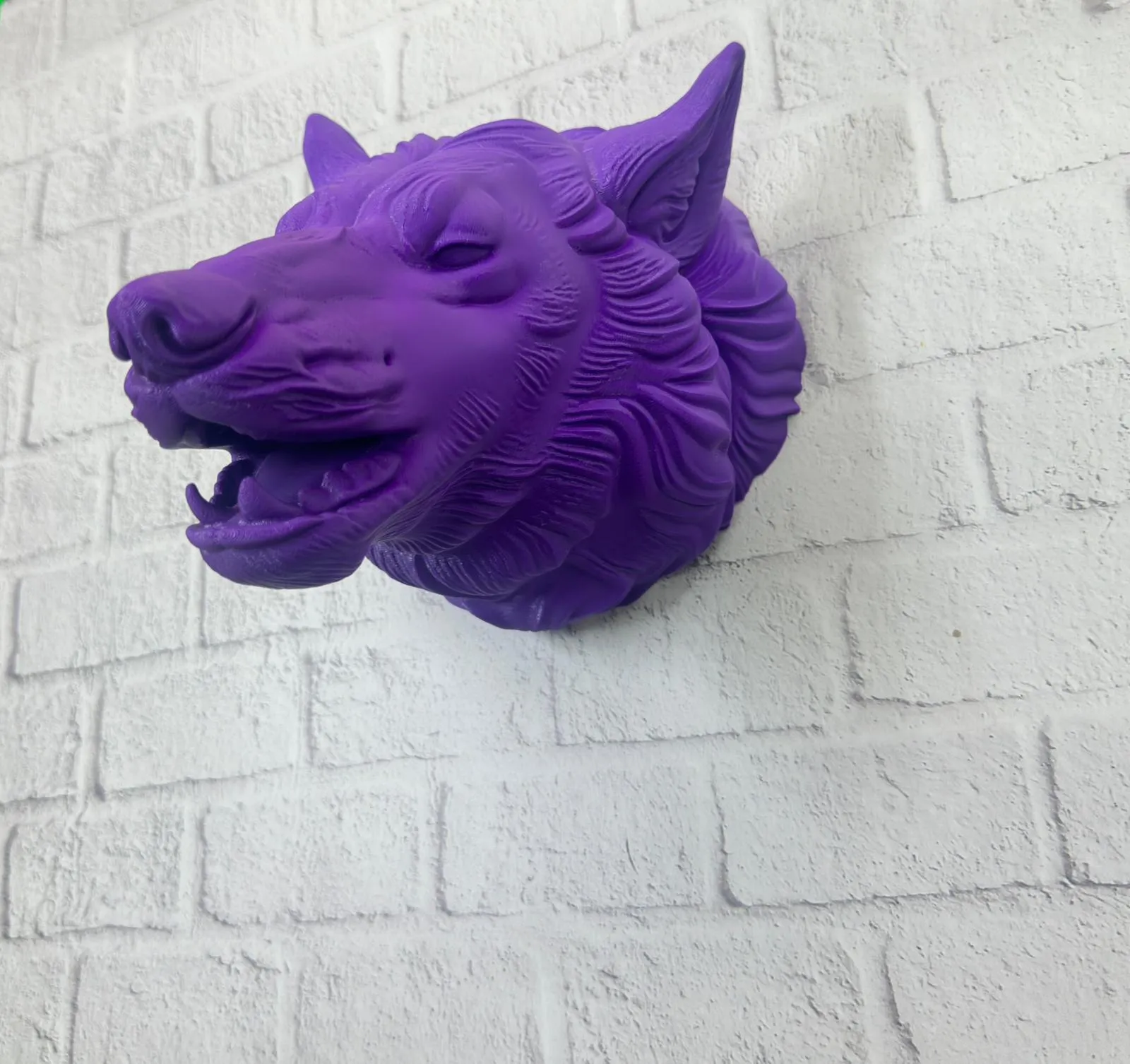 Mor Renk 3D Kurt Başı Duvar Dekoru Asılabilir Maskot Heykel 25x19 cm